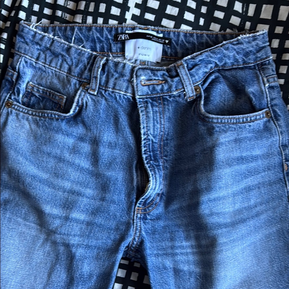Zara Women’s Classic Denim Jeans